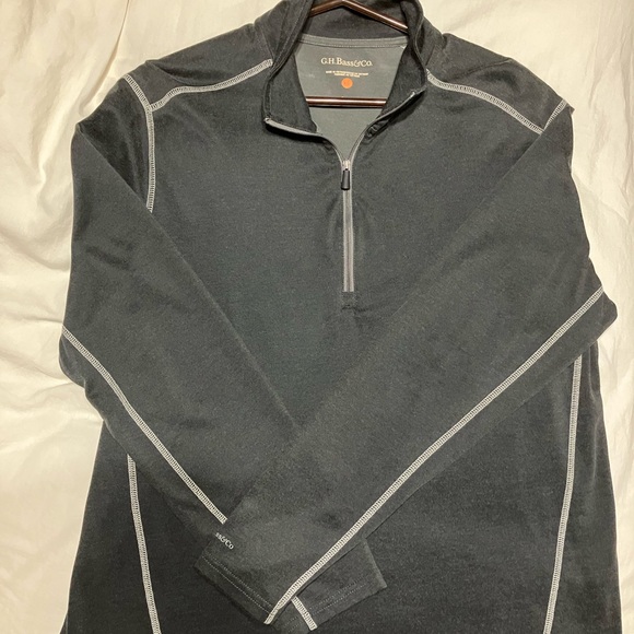 Shirt with zipper good condition - Picture 3 of 6